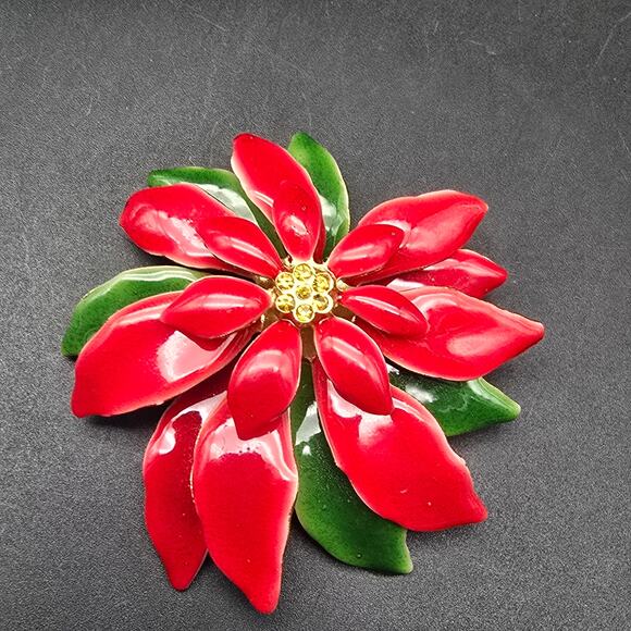 Red Enamel Poinsettia Flower Brooch Vintage Christmas Jewelry - Picture 4 of 6